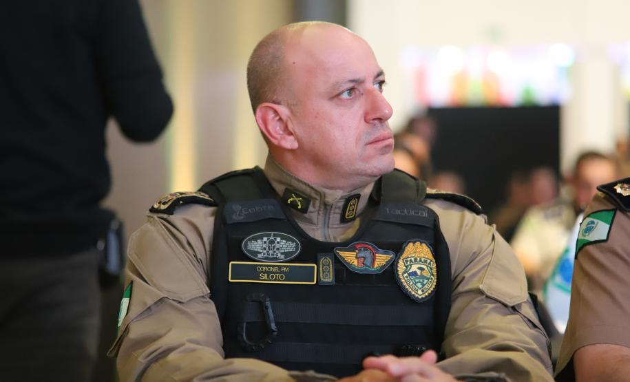 Ao longo do dia, o simpósio reforçou seu caráter internacional, promovendo a troca de experiências entre profissionais de diferentes países