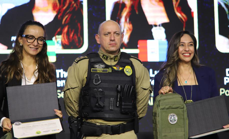 Ao longo do dia, o simpósio reforçou seu caráter internacional, promovendo a troca de experiências entre profissionais de diferentes países