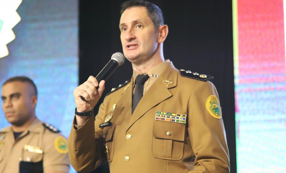 Ao longo do dia, o simpósio reforçou seu caráter internacional, promovendo a troca de experiências entre profissionais de diferentes países