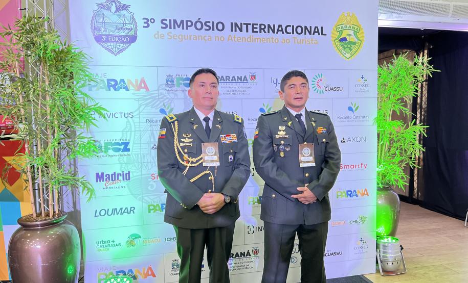 O evento reúne mais de 100 delegações, representando 23 países e 23 estados brasileiros