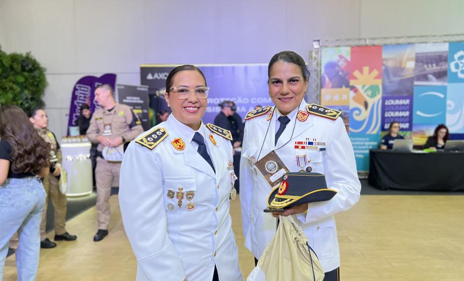 O evento reúne mais de 100 delegações, representando 23 países e 23 estados brasileiros