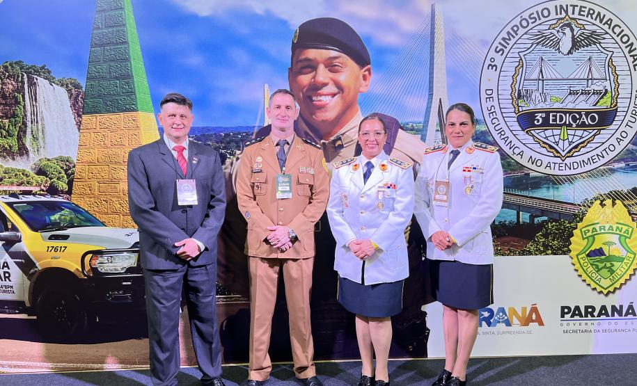 O evento reúne mais de 100 delegações, representando 23 países e 23 estados brasileiros