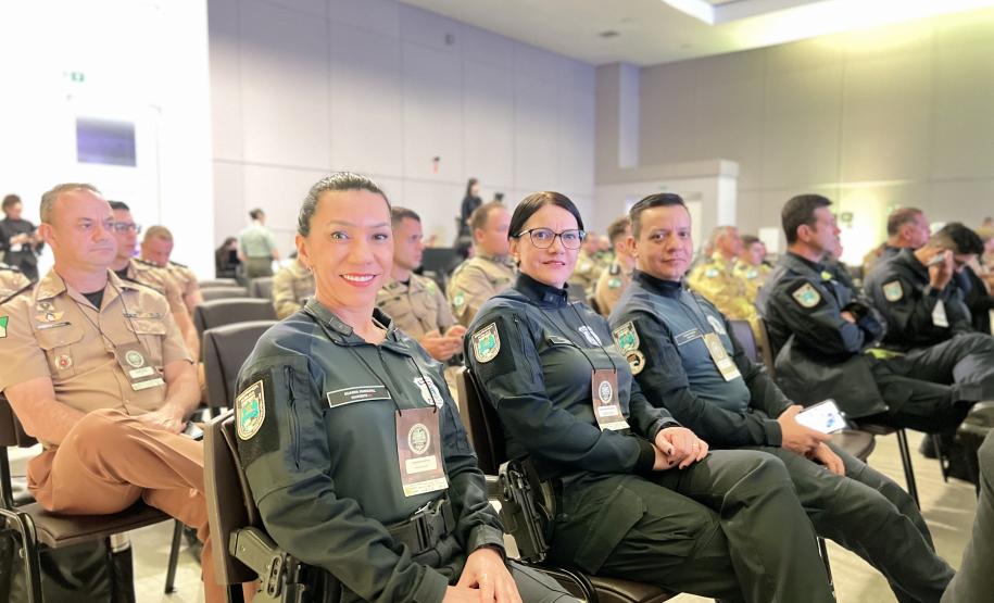 Ao longo do dia, o simpósio reforçou seu caráter internacional, promovendo a troca de experiências entre profissionais de diferentes países