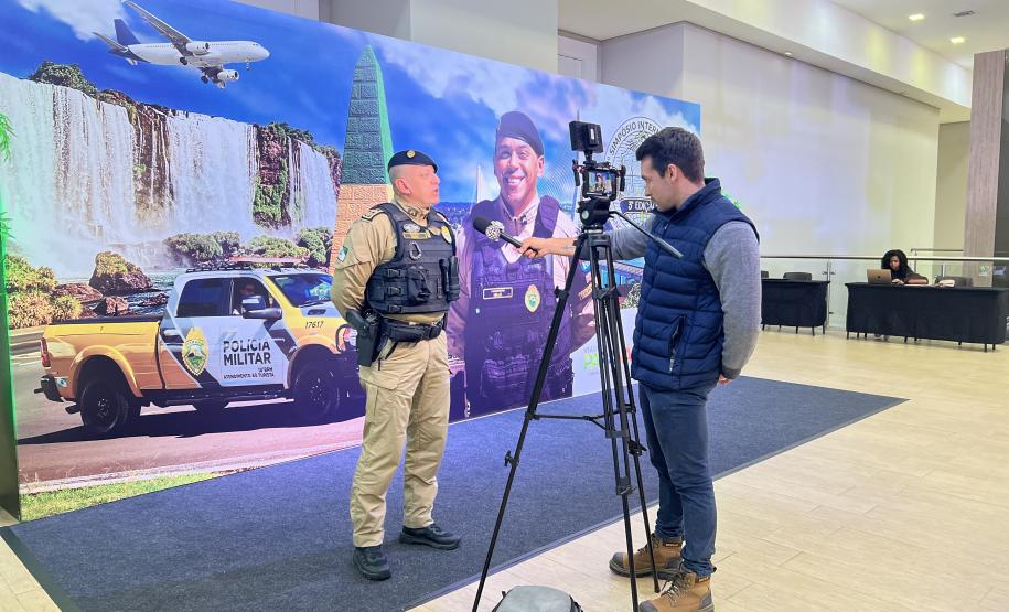 Ao longo do dia, o simpósio reforçou seu caráter internacional, promovendo a troca de experiências entre profissionais de diferentes países