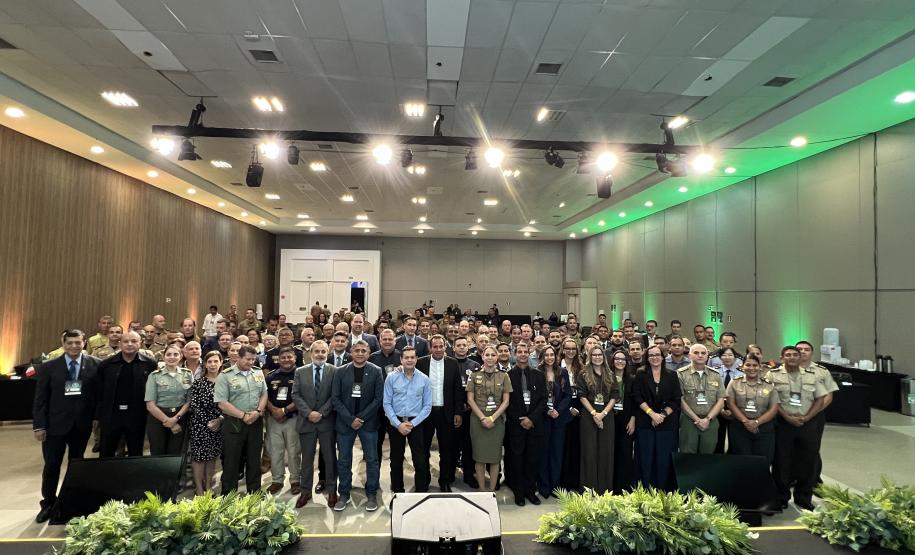 Ao longo do dia, o simpósio reforçou seu caráter internacional, promovendo a troca de experiências entre profissionais de diferentes países