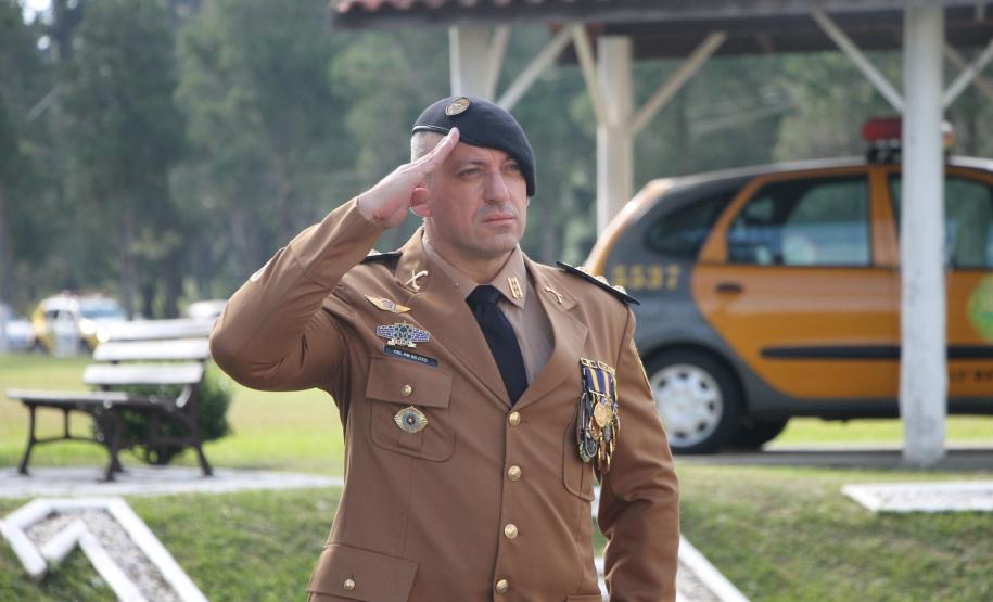 PMPR homenageia Tiradentes e entrega medalhas a autoridades e policiais do Estado