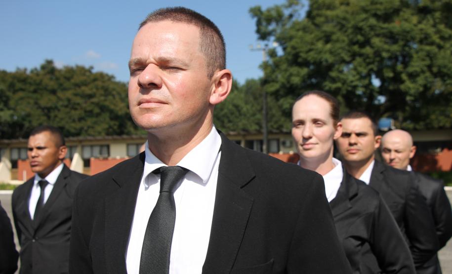 PMPR homenageia Tiradentes e entrega medalhas a autoridades e policiais do Estado