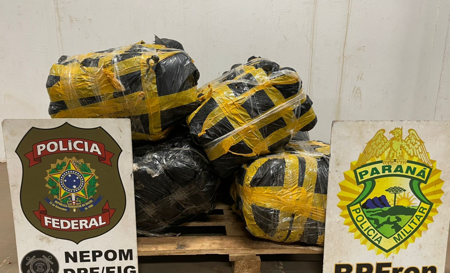 PMPR e PF apreendem veículo carregado com 96 kg de maconha em Foz do Iguaçu