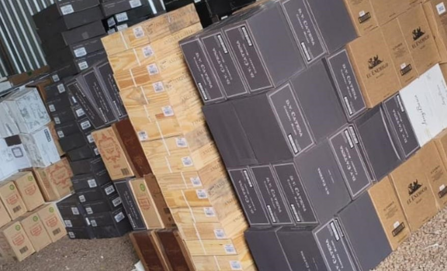 PMPR apreende mais de R$ 1,1 milhão em mercadorias contrabandeadas em Barracão