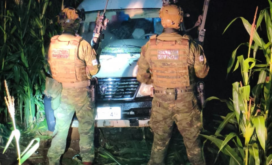 PM e PF apreendem veículos carregados com cigarros contrabandeados em Santa Helena