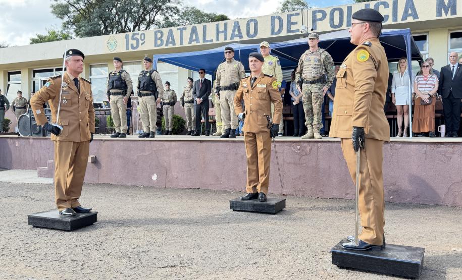 A Polícia Militar do Paraná (PMPR) realizou, na tarde desta quarta-feira (27), a solenidade de entrega de comando do 15º Batalhão de Polícia Militar (15º BPM)