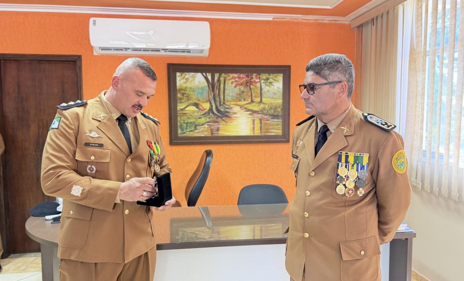 Durante a solenidade, foram entregues a Medalha “Guardião do Norte Pioneiro” e a Medalha Policial Militar