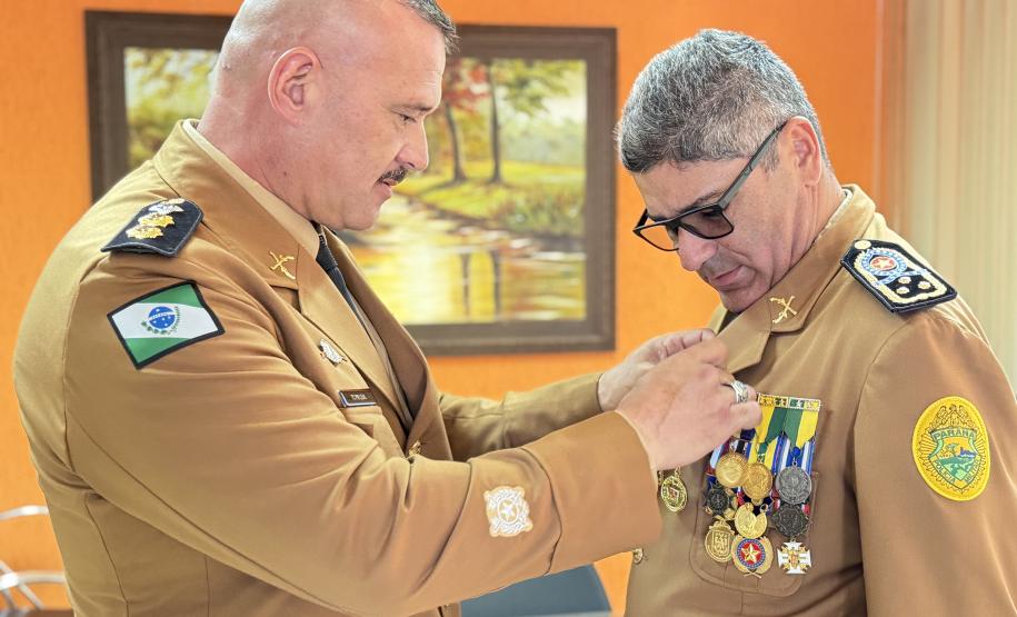 Durante a solenidade, foram entregues a Medalha “Guardião do Norte Pioneiro” e a Medalha Policial Militar