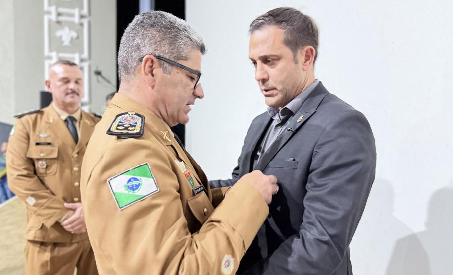 Durante a solenidade, foram entregues a Medalha “Guardião do Norte Pioneiro” e a Medalha Policial Militar