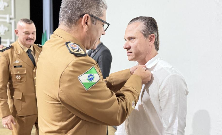 Durante a solenidade, foram entregues a Medalha “Guardião do Norte Pioneiro” e a Medalha Policial Militar