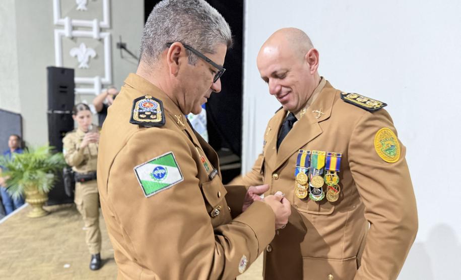 Durante a solenidade, foram entregues a Medalha “Guardião do Norte Pioneiro” e a Medalha Policial Militar