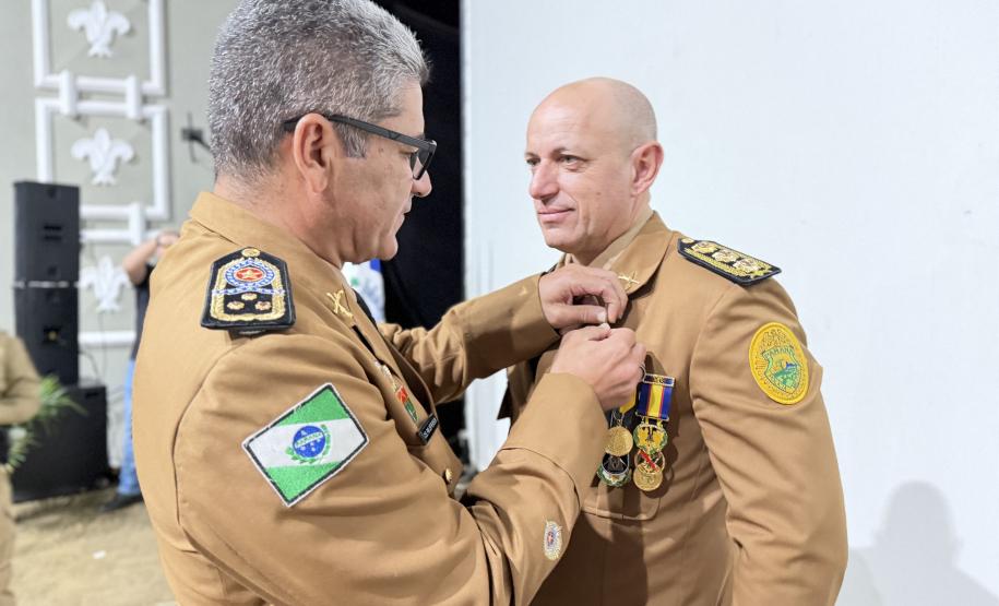 Durante a solenidade, foram entregues a Medalha “Guardião do Norte Pioneiro” e a Medalha Policial Militar