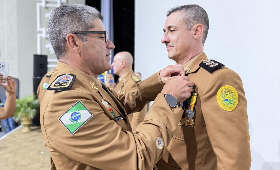 Durante a solenidade, foram entregues a Medalha “Guardião do Norte Pioneiro” e a Medalha Policial Militar