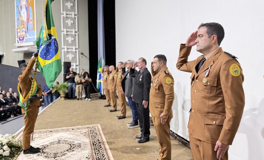 Durante a solenidade, foram entregues a Medalha “Guardião do Norte Pioneiro” e a Medalha Policial Militar