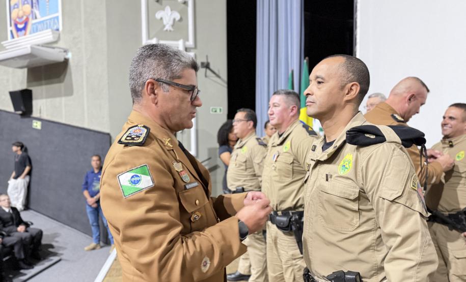 Durante a solenidade, foram entregues a Medalha “Guardião do Norte Pioneiro” e a Medalha Policial Militar