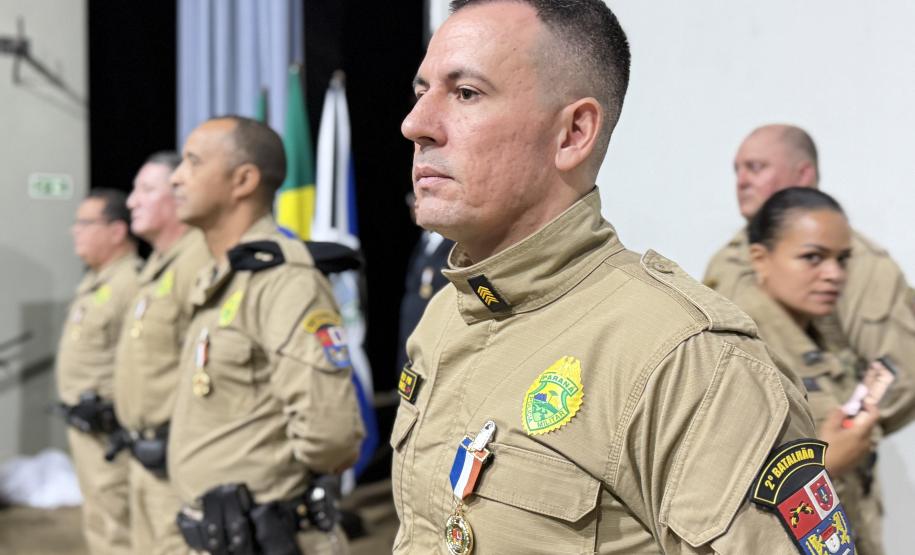 Durante a solenidade, foram entregues a Medalha “Guardião do Norte Pioneiro” e a Medalha Policial Militar