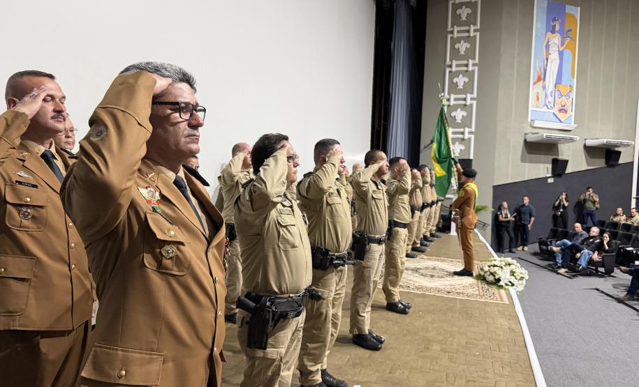 Durante a solenidade, foram entregues a Medalha “Guardião do Norte Pioneiro” e a Medalha Policial Militar