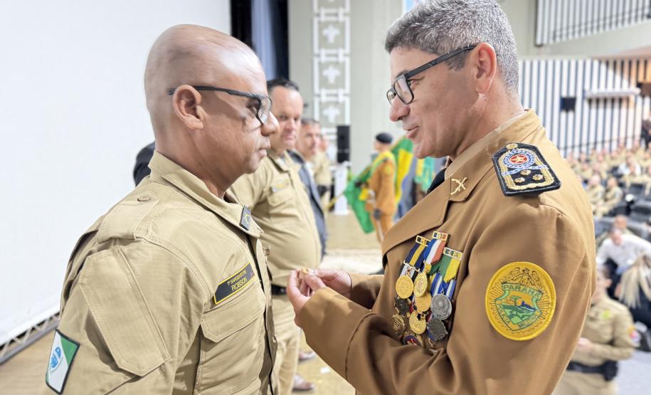 Durante a solenidade, foram entregues a Medalha “Guardião do Norte Pioneiro” e a Medalha Policial Militar