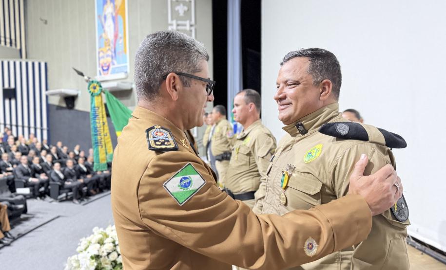 Durante a solenidade, foram entregues a Medalha “Guardião do Norte Pioneiro” e a Medalha Policial Militar