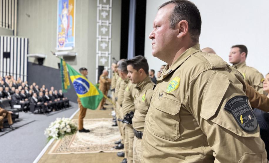Durante a solenidade, foram entregues a Medalha “Guardião do Norte Pioneiro” e a Medalha Policial Militar