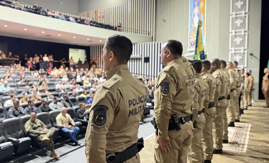 Durante a solenidade, foram entregues a Medalha “Guardião do Norte Pioneiro” e a Medalha Policial Militar