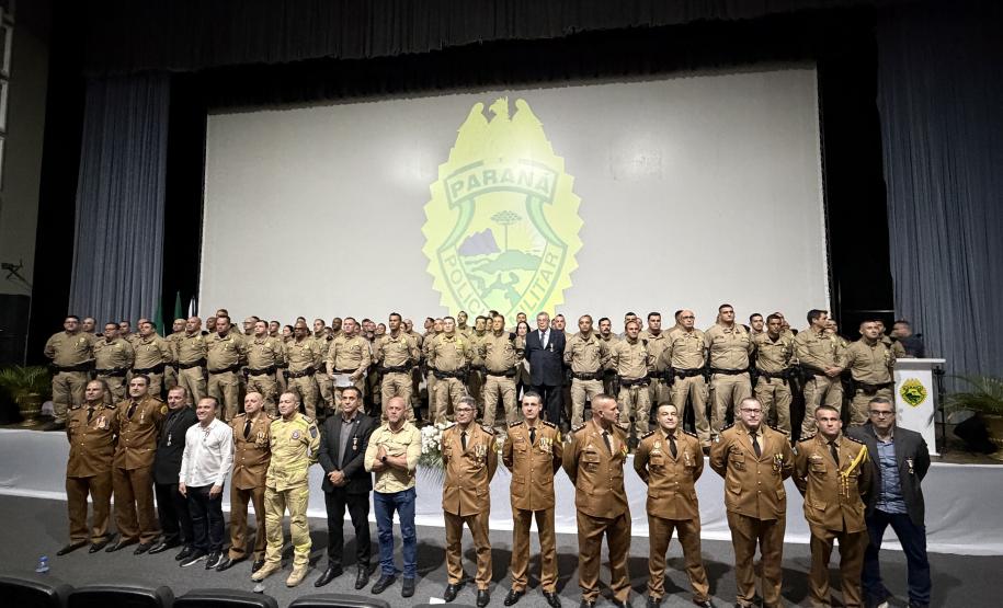 Durante a solenidade, foram entregues a Medalha “Guardião do Norte Pioneiro” e a Medalha Policial Militar