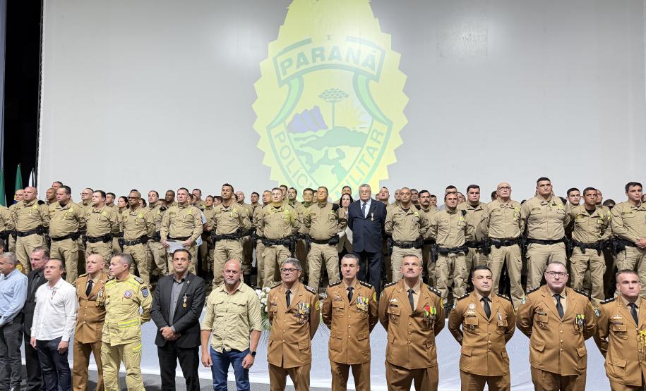 Durante a solenidade, foram entregues a Medalha “Guardião do Norte Pioneiro” e a Medalha Policial Militar