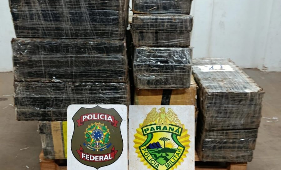PMPR e PF apreendem embarcação com 655 quilos de maconha em Foz do Iguaçu