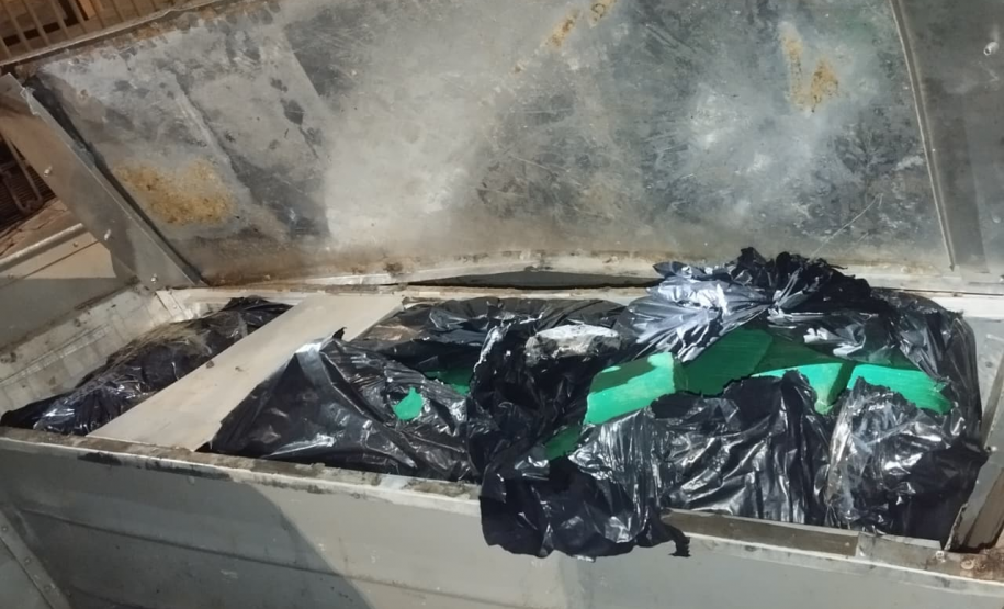 PMPR e PRF apreendem 284 quilos de maconha escondidos em barco no Norte Pioneiro