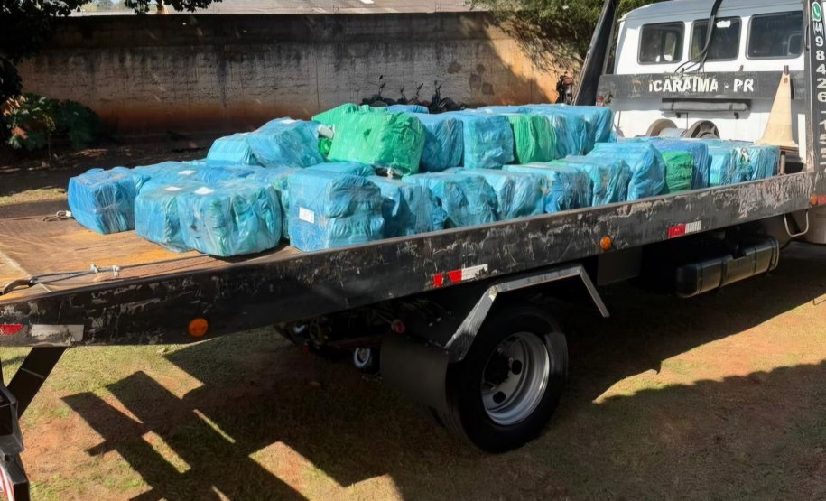 Em ação integrada, PMPR apreende quase 1,5 tonelada de maconha e prende motorista em Icaraíma