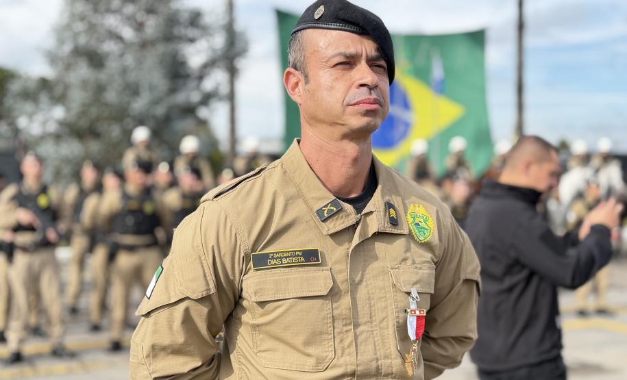O evento reuniu autoridades militares e civis, veteranos, policiais da ativa, familiares e convidados para celebrar a trajetória da Cavalaria paranaense