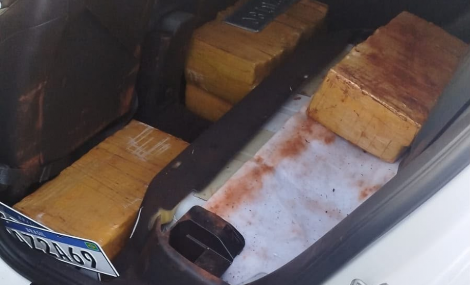 PMPR apreende mais de 72 quilos de maconha em veículo abandonado em Tapejara