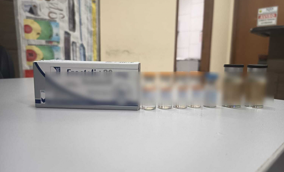 PMPR apreende medicamentos e mercadorias irregulares na PR-323