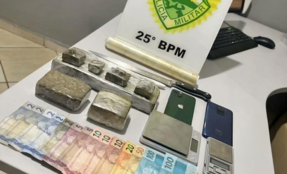 PMPR fecha ponto de tráfico e apreende mais de 1 kg de maconha em Cafezal do Sul