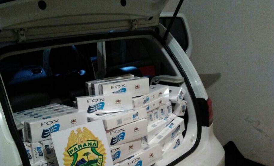BPFron apreende caixas de cigarros e encaminha duas pessoas à delegacia BPFron apreende caixas de cigarros e encaminha duas pessoas à delegacia