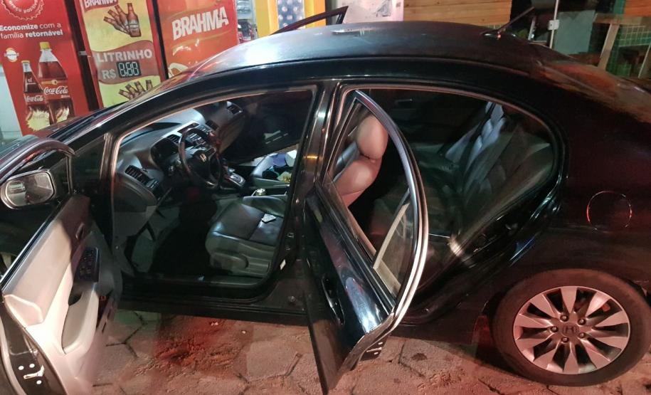 Carro roubado há dois anos é recuperado e quarteto acaba encaminhado em Pontal do Paraná