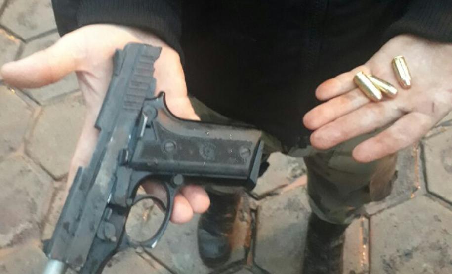 Trio suspeito de roubo é encaminhado e pistola apreendida pelo BPAmb-FV no Oeste do estado Trio suspeito de roubo é encaminhado e pistola apreendida pelo BPAmb-FV no Oeste do estado