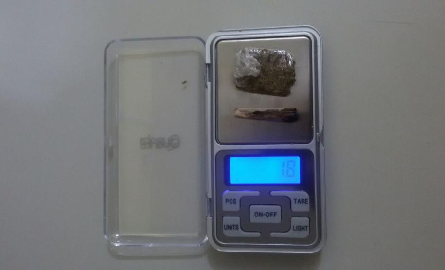 Militares estaduais apreendem maconha e aparelho de som durante ações no Litoral do estado