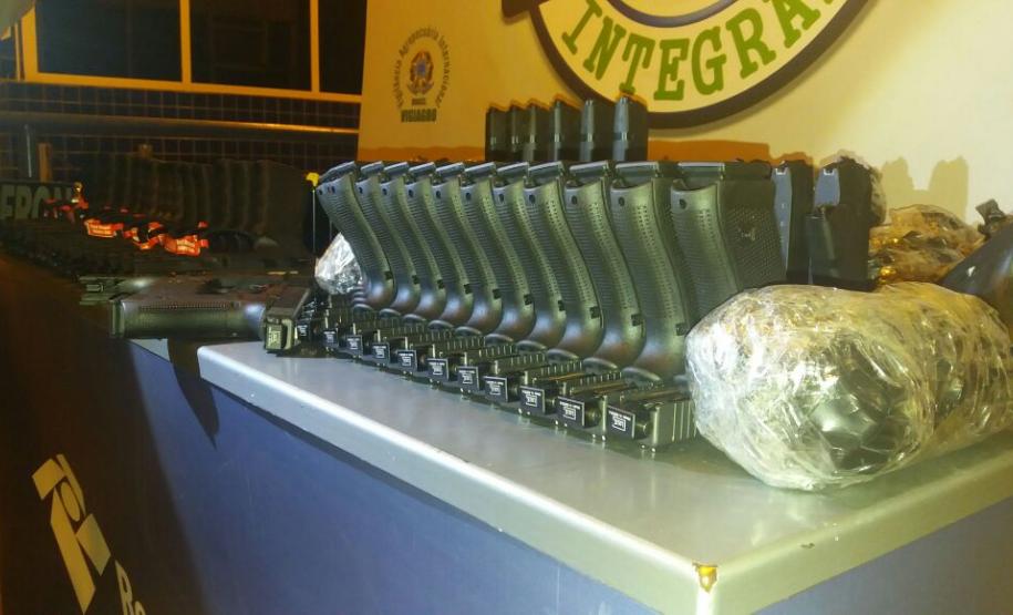 BPFron apreende 35 pistolas, 51 carregadores e oito mil munições durante Operação Fronteira Integrada BPFron apreende 35 pistolas, 51 carregadores e oito mil munições durante Operação Fronteira Integrada