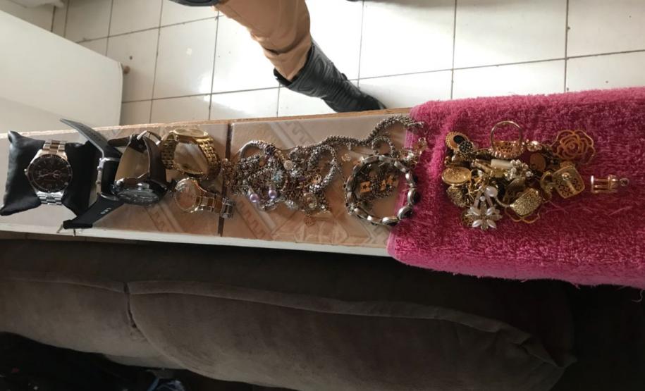 BPRv cumpre mandado e recupera objetos roubados em Santa Fé (PR); homem é encaminhado