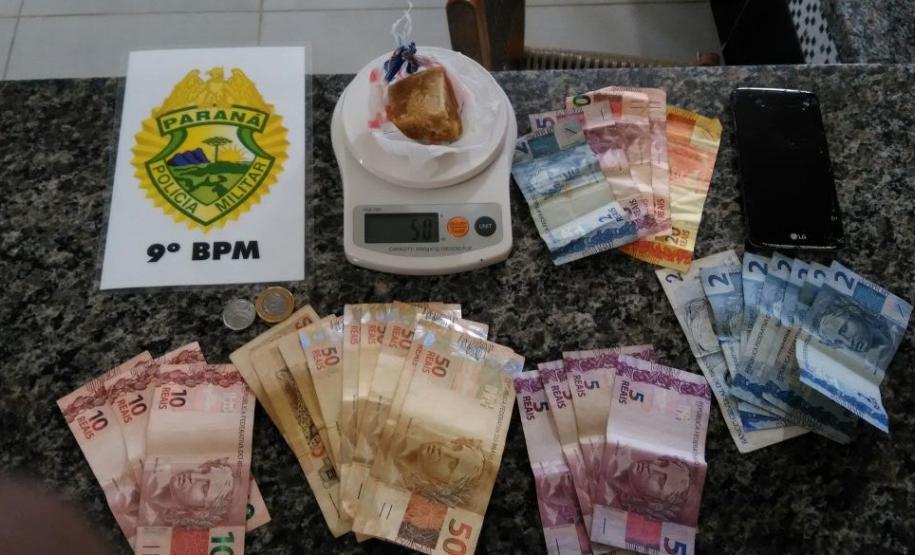 PM apreende crack, pé de maconha e dinheiro em abordagens no Litoral do estado
