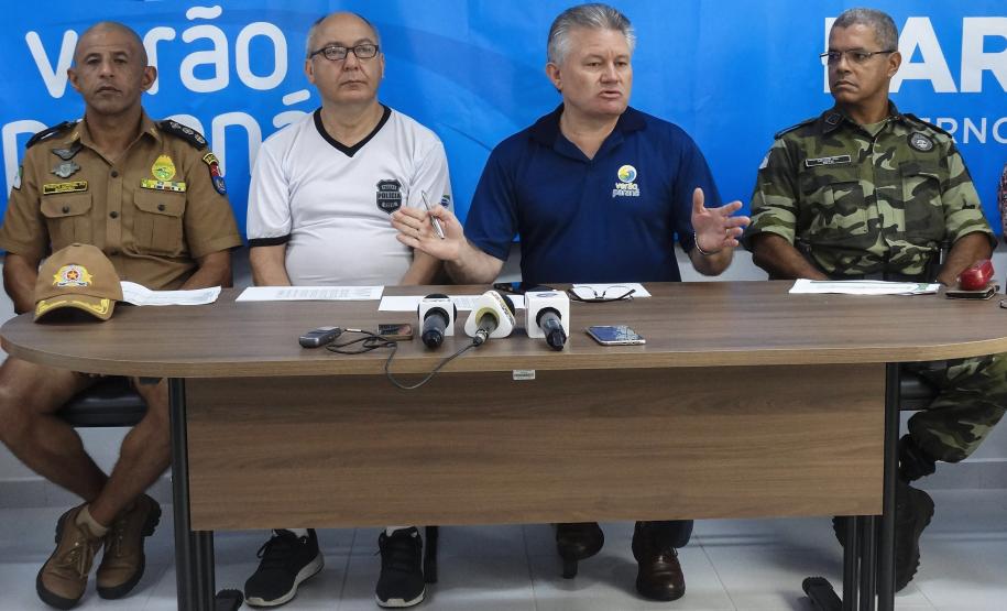Mesa Diretiva: Tenente-Coronel Rui Noé Barroso Torres - Comandante do 9º BPM /Delegado Miguel Stadler - Coordenador da Polícia Civil na Op. Verão /Cel. QOPM Élio de Oliveira Manoel - Secretário Chefe da Casa Militar e Governadoria /Major Manoel Jorge dos Santos Neto - Subcomandante do BPAmb