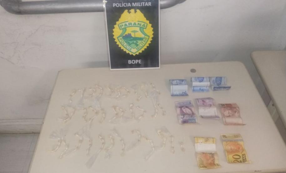 Pedras de crack e dinheiro são apreendidos pelo BOPE na Capital do estado; homem é encaminhado Pedras de crack e dinheiro são apreendidos pelo BOPE na Capital do estado; homem é encaminhado