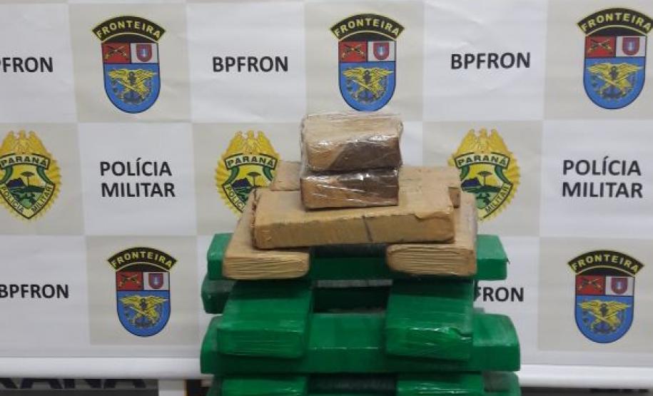 Adolescente é flagrada pelo BPFron com mais de 11 quilos de maconha na bagagem Adolescente é flagrada pelo BPFron com mais de 11 quilos de maconha na bagagem