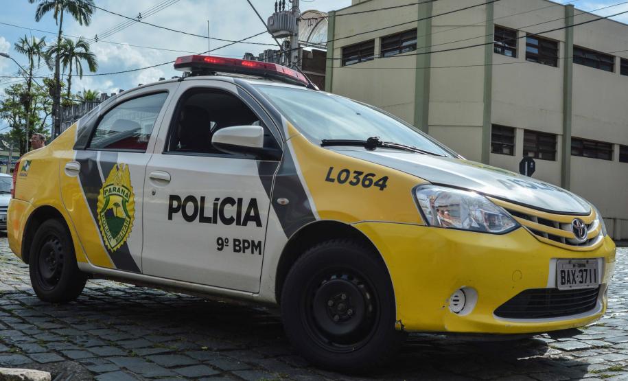 PM prende autor de vários roubos no Litoral e vítimas reconhecem o homem na delegacia de Matinhos PM prende autor de vários roubos no Litoral e vítimas reconhecem o homem na delegacia de Matinhos